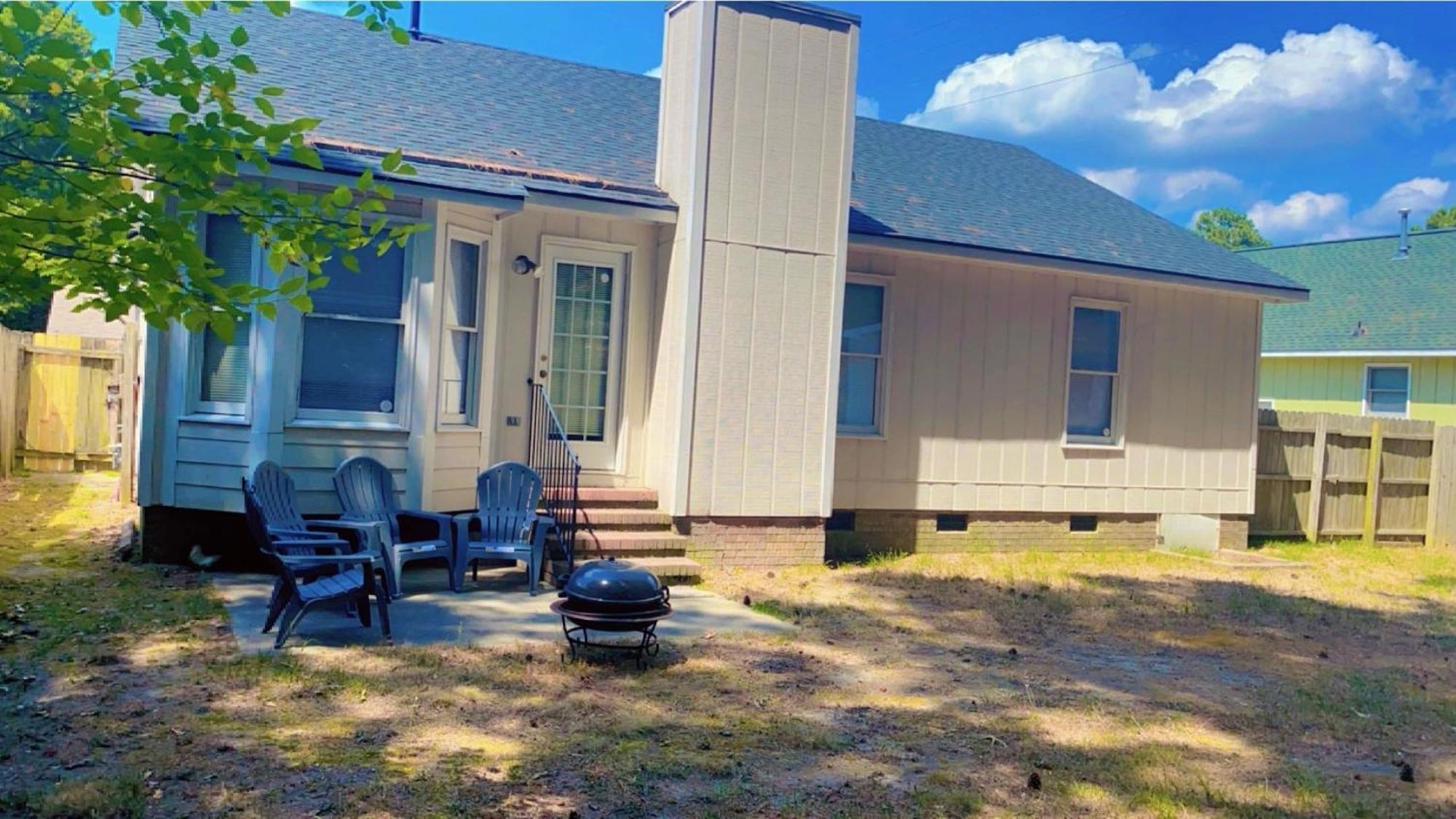 B1 Guest House Hope Mills Экстерьер фото